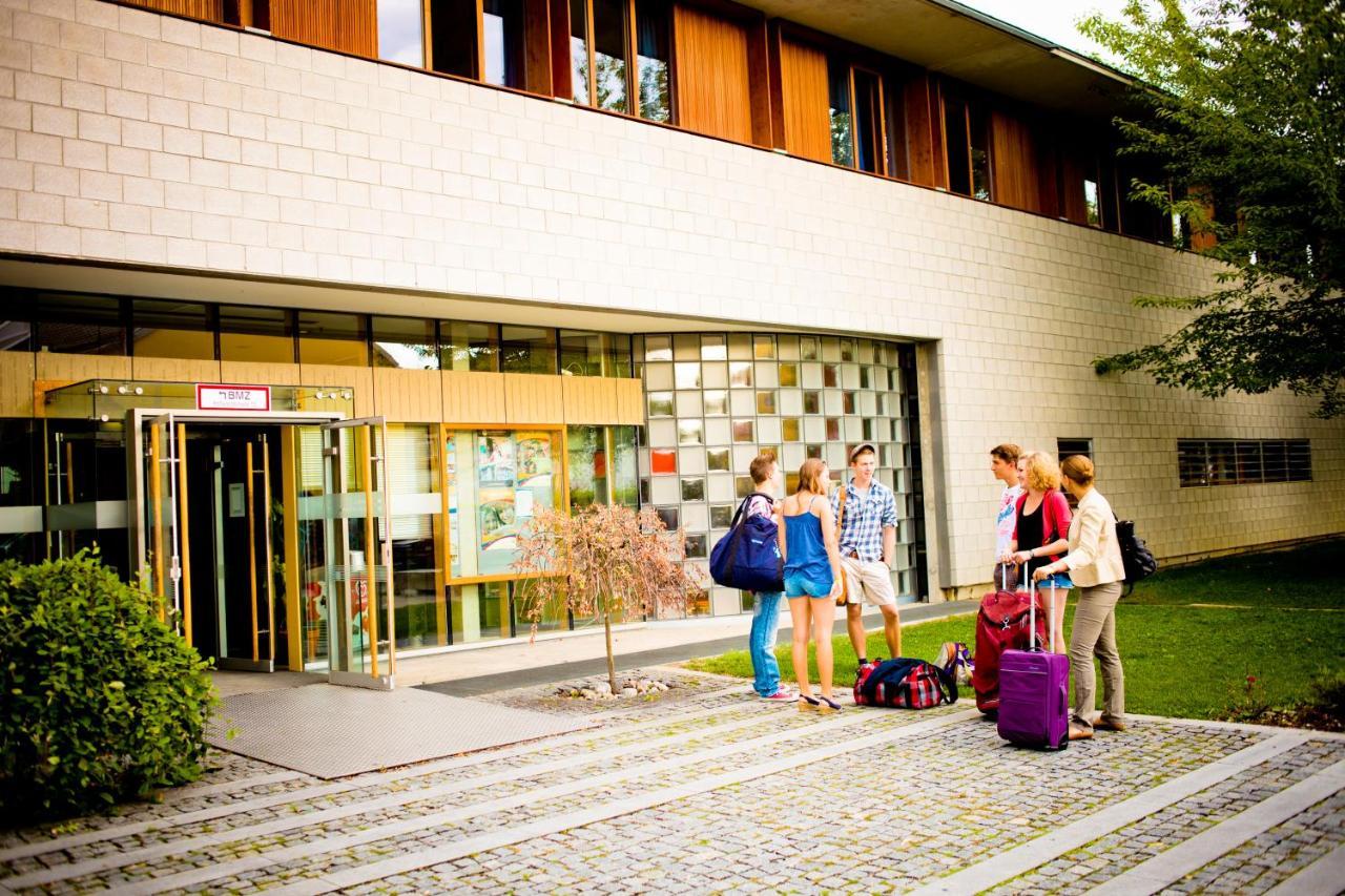 Internationales Jugendgaestehaus Dachau Buitenkant foto